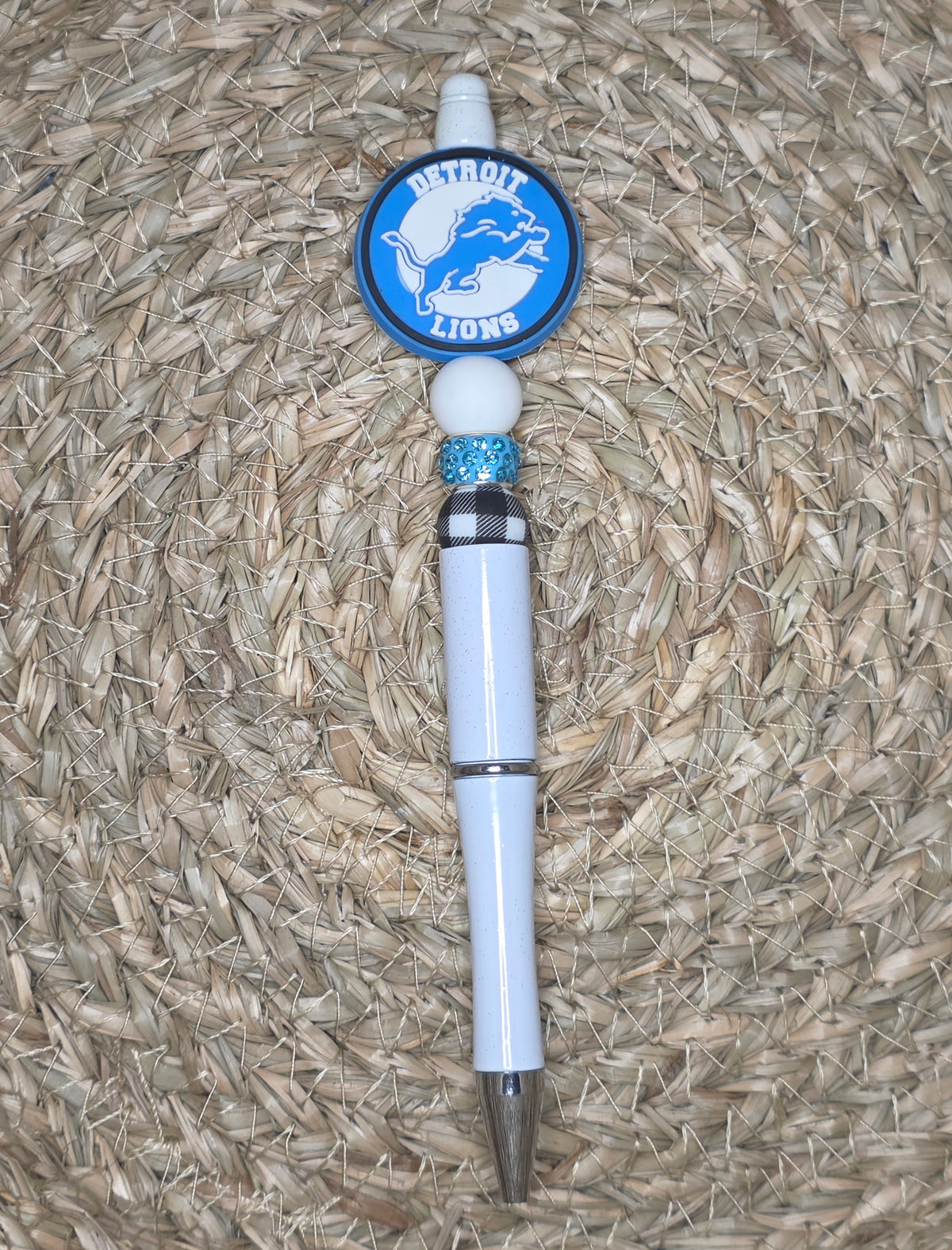 Lions pen
